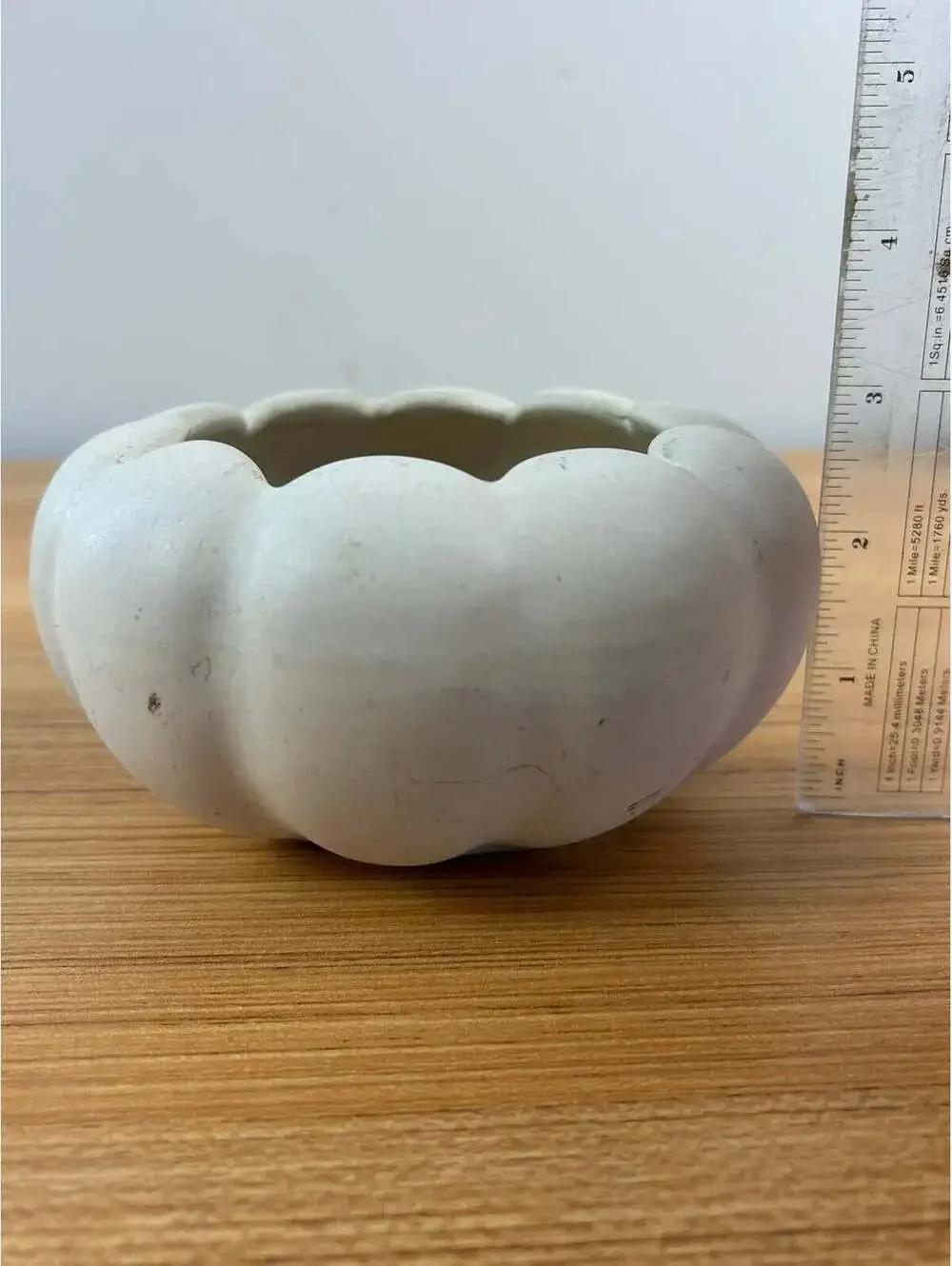 Niloak Art Pottery Scalloped Bowl Planter Vase White Cream Glaze